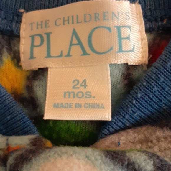 The childrens place 24 month or 2 t footed onsie - Picture 2 of 6